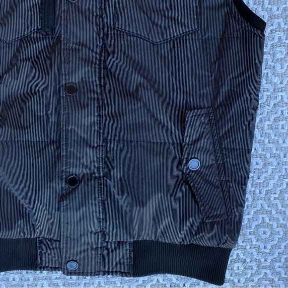 Truth Substance Common Sense Men’s Hooded Vest Black / Pinstripes Size Large EUC - Picture 9 of 15